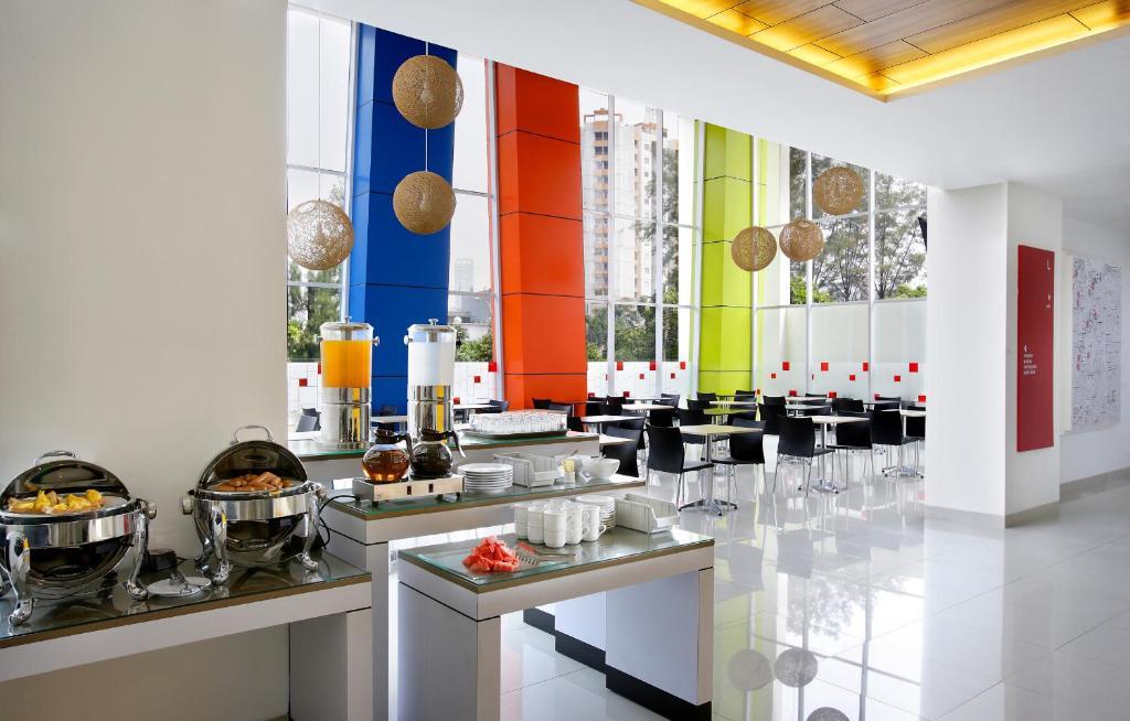 Amaris Hotel Dr. Susilo Grogol Jakarta Exterior photo