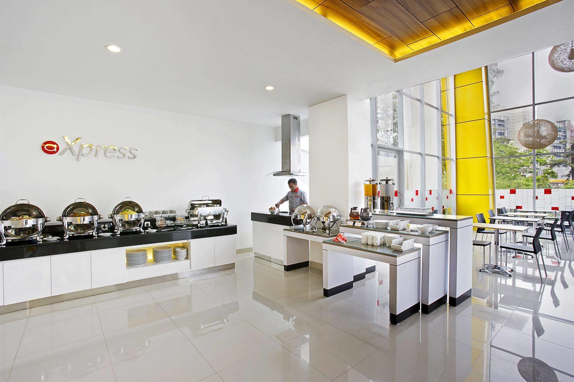 Amaris Hotel Dr. Susilo Grogol Jakarta Exterior photo